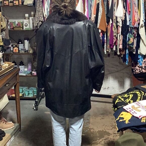 Classy Black Fox Fur Collared Leather Jacket Coat - Picture 10 of 10